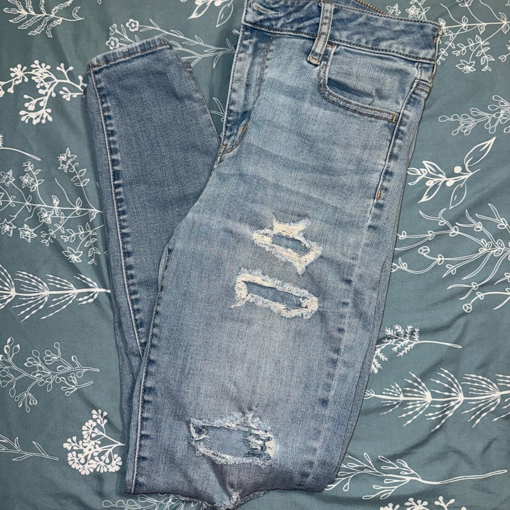 American Eagle Outfitters Light Blue Distressed Skinny Jeans